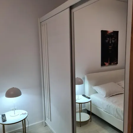 In Complex 5 Stele Langa Plaja Нэводари