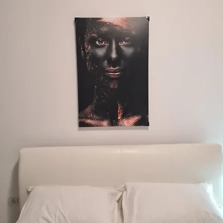 In Complex 5 Stele Langa Plaja *