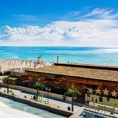 Sea View & Pool In 3*