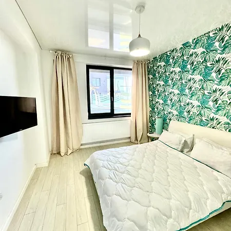 Sea View & Pool In شقة