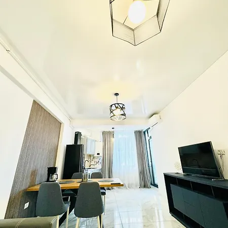 Sea View & Pool In 3* Năvodari