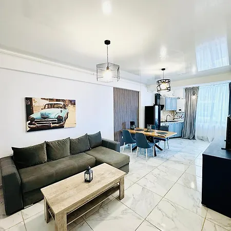Sea View & Pool In 3*